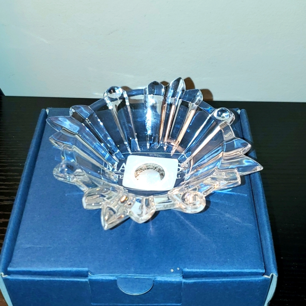 MOHEGAN SUN Casino MARQUIS WATERFORD CRYSTAL /  MIKASA CANDLEHOLDER